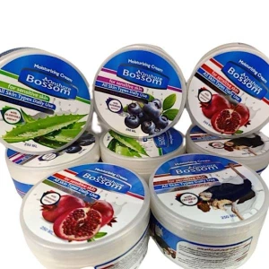 کرم مرطوب کننده بوسوم حاوی روغن شترمرغ